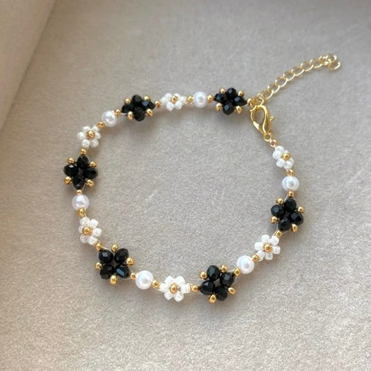 Black and white pearl floarl bracelet